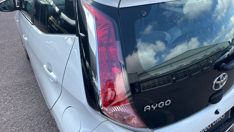 Toyota Aygo 1.0 VVT-i X-Play 5dr Petrol Hatchback